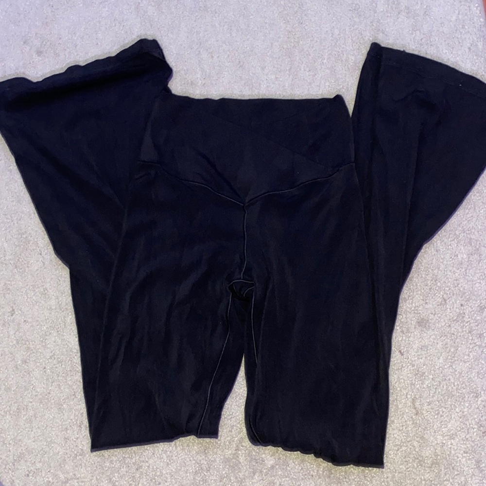 black arie crossover flare leggings